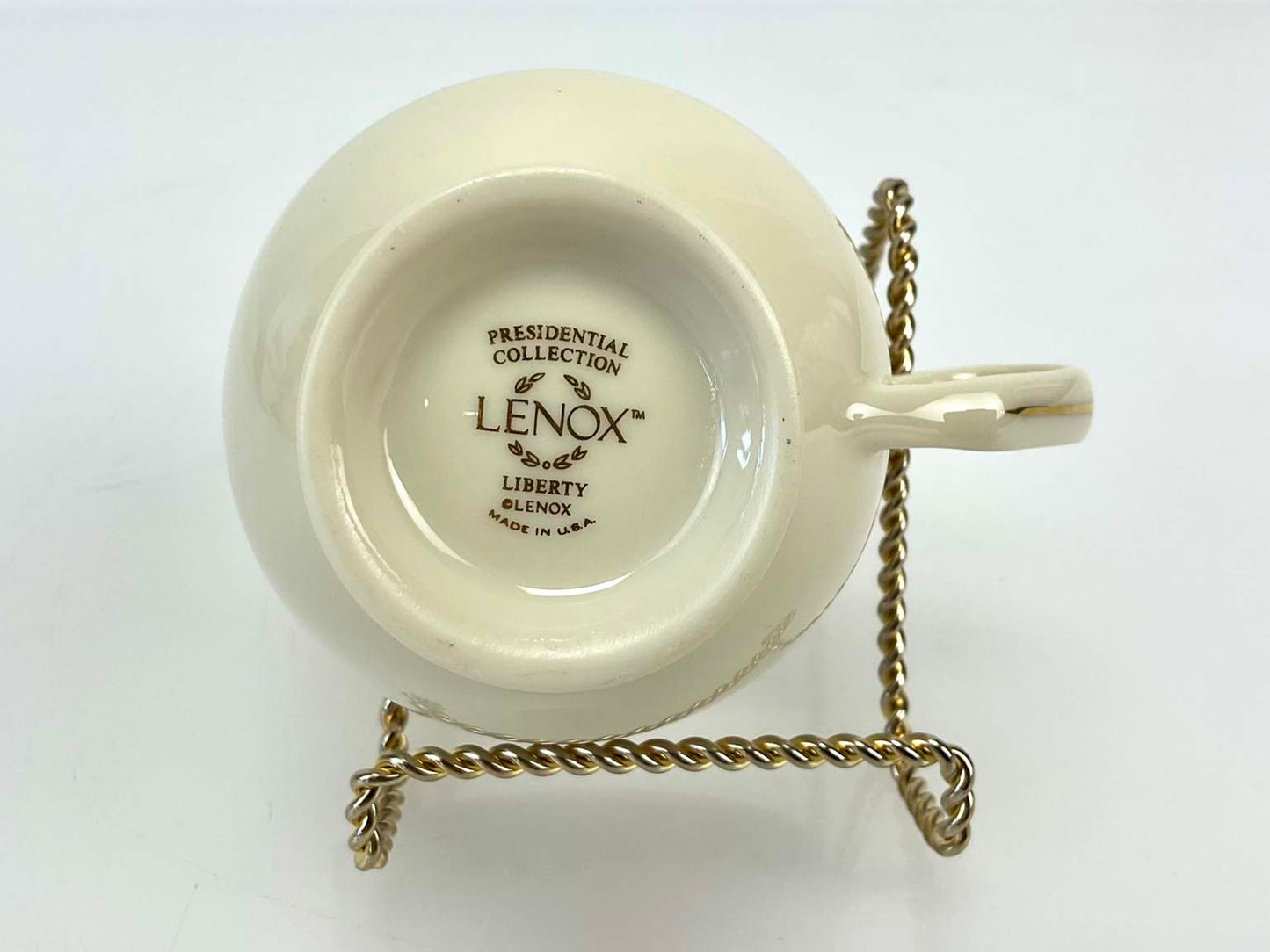 Set of 8 Lenox Liberty Presidential Collection Cups & Saucers with Salt & Pepper Shakers