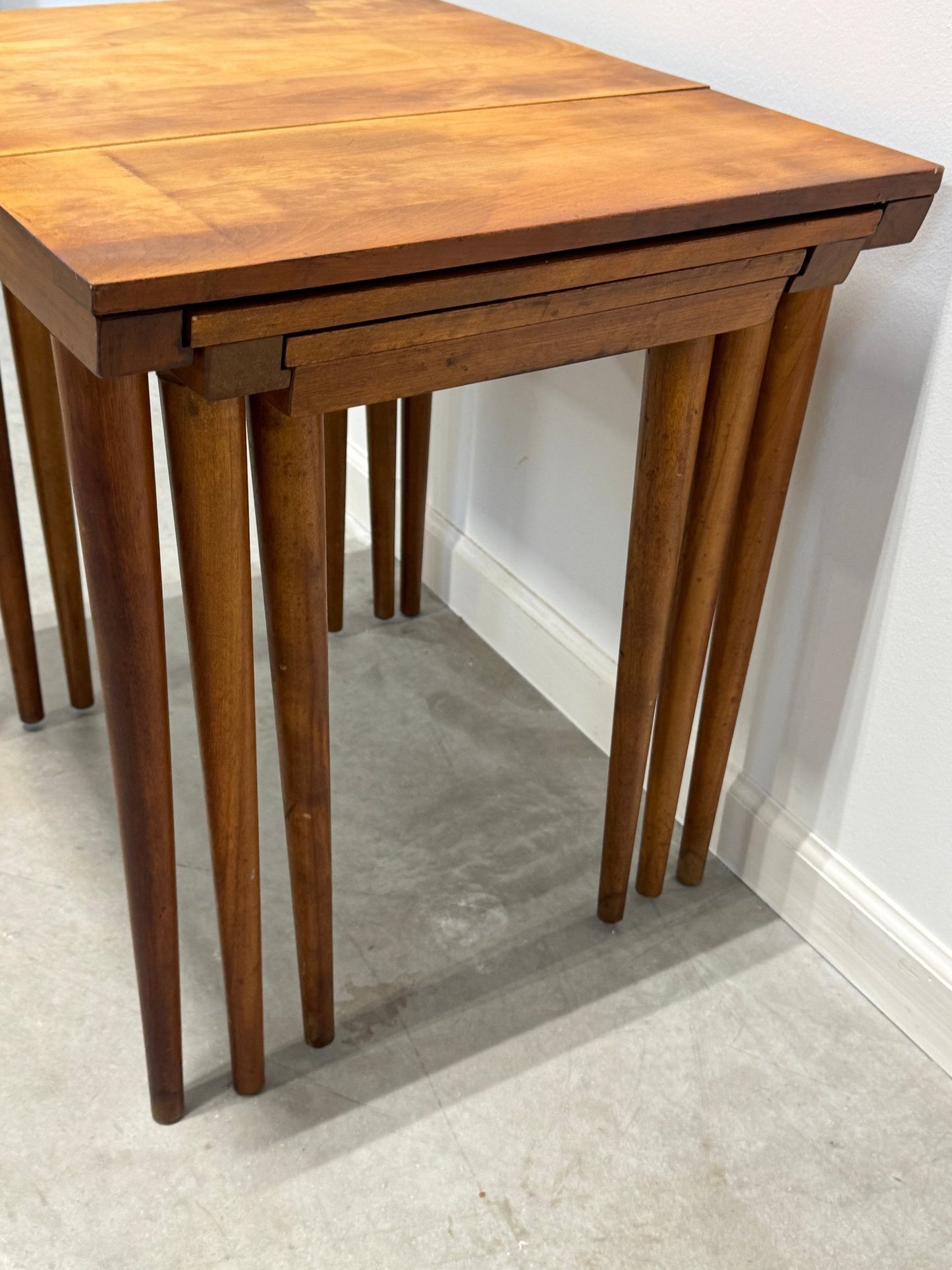 Set of Three Russel Wright for Conant Ball American Modern Maple Nesting Tables, c. 1940s–1950s