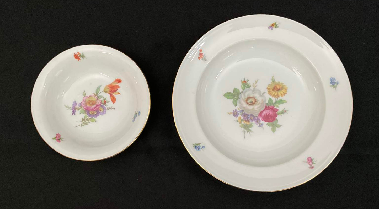 Exceptional set of Furstenberg “Ancestral Dresden” China - 71 pieces