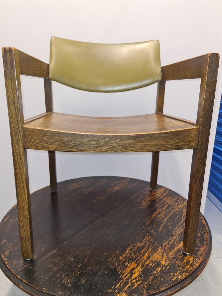 A Wonderfull Pair of Historic Gunlocke Company MCM Oak Armchairs