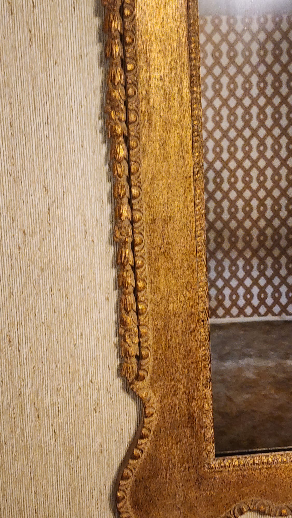 ANTIQUE GOLD GILT HAND CARVED MIRROR