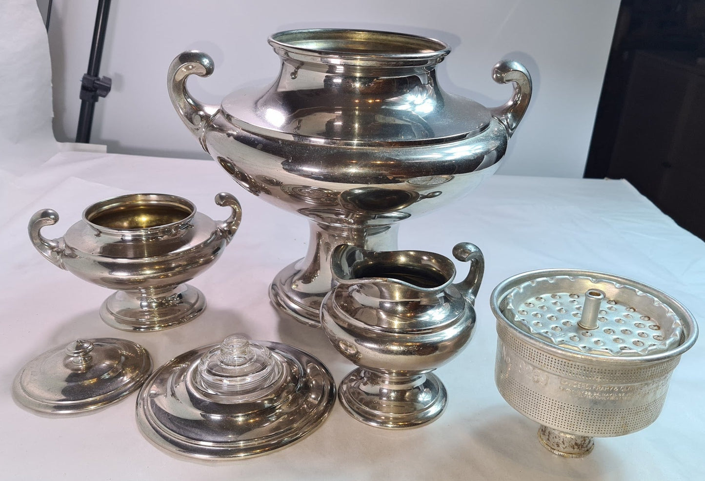 Landers, Frary & Clark Universal 420 No E9239 Coffee Percolator with Sugar Bowl and Creamer