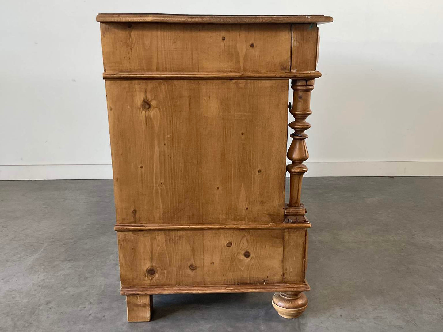 Vintage Pine Chest of Drawers