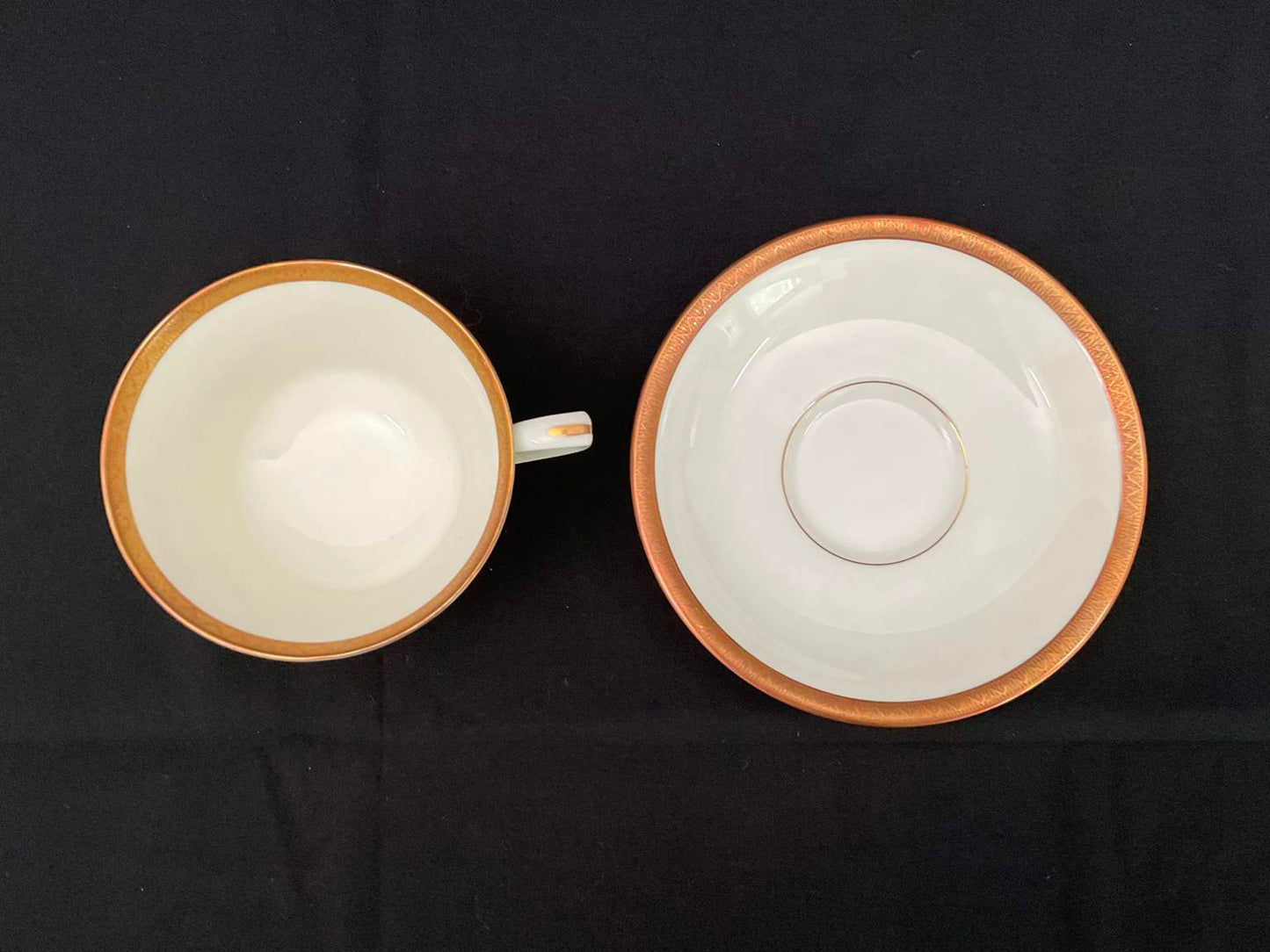 Exceptional set of Royal Worcester “Coventry” China - Service for 8
