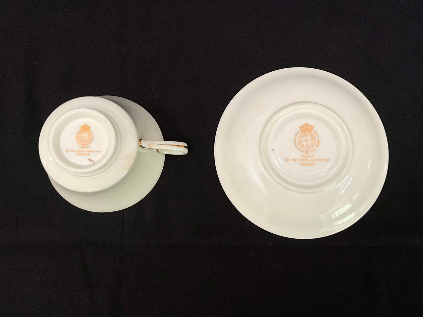 Exceptional set of Royal Worcester “Coventry” China - Service for 8
