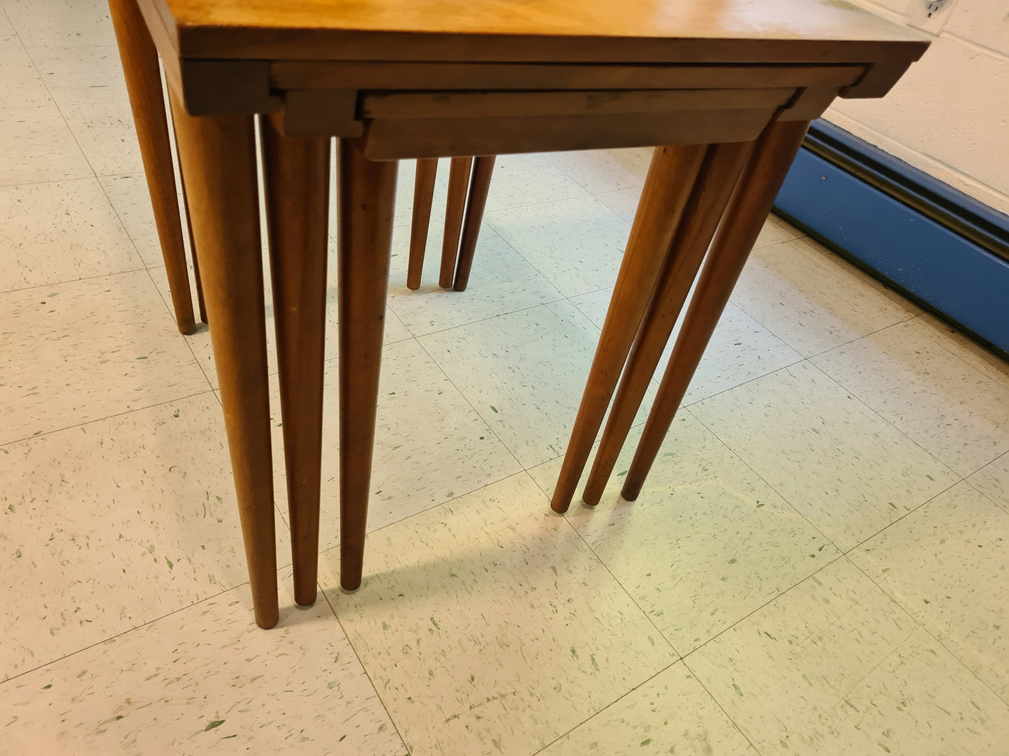 Set of Three Russel Wright for Conant Ball American Modern Maple Nesting Tables, c. 1940s–1950s