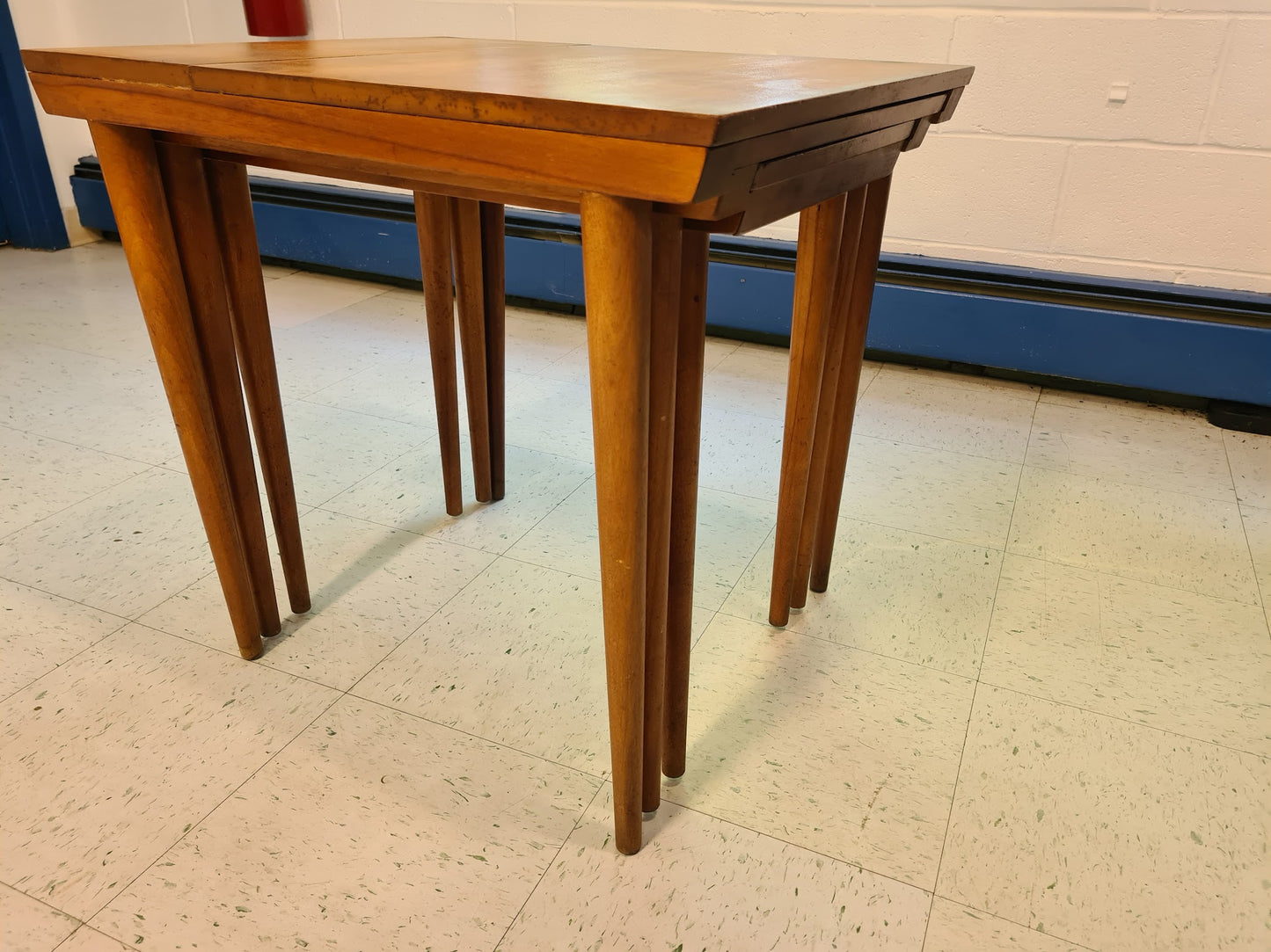 Set of Three Russel Wright for Conant Ball American Modern Maple Nesting Tables, c. 1940s–1950s