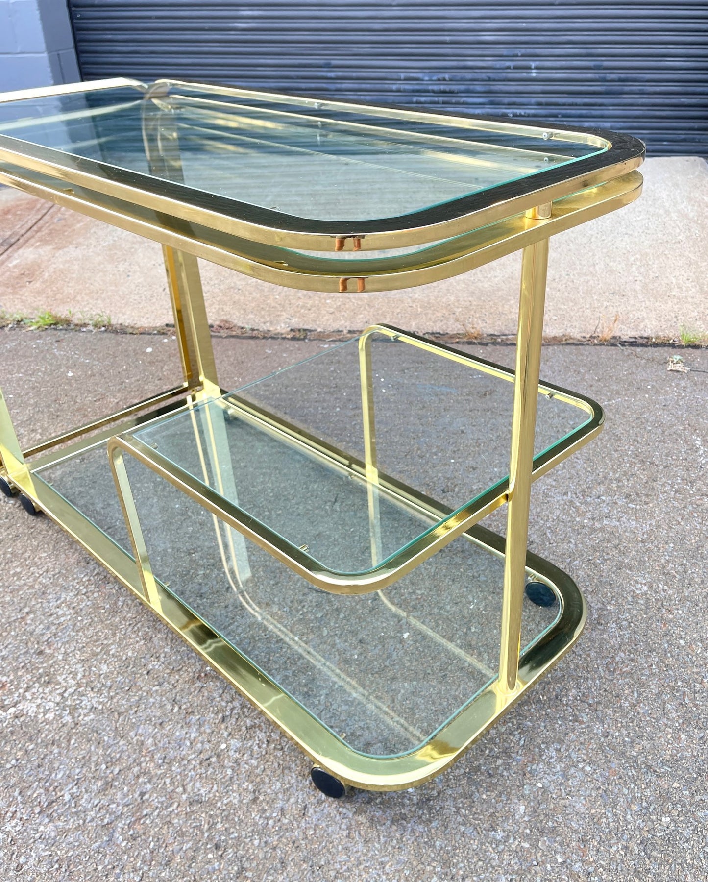Vintage Milo Baughman Brass And Glass Expandable Bar Tea serving Cart for DIA