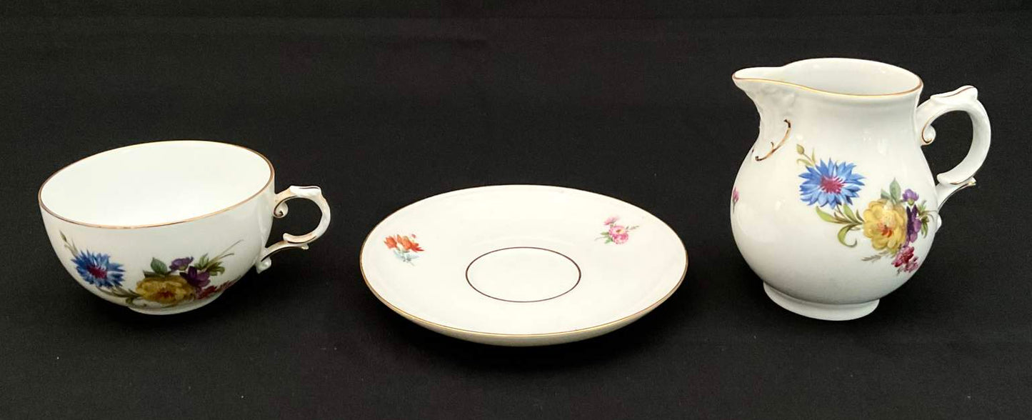 Exceptional set of Furstenberg “Ancestral Dresden” China - 71 pieces