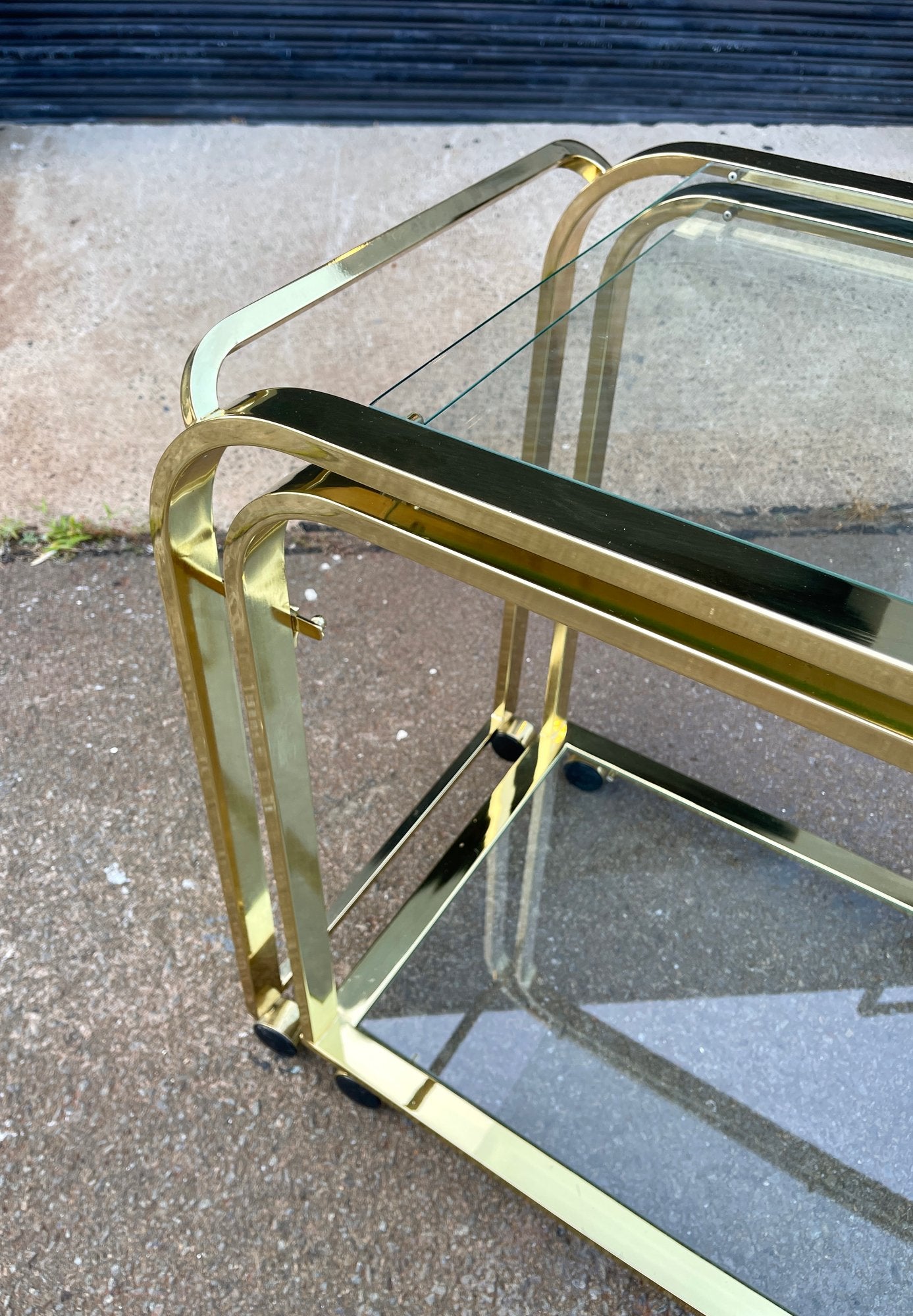 Vintage Milo Baughman Brass And Glass Expandable Bar Tea serving Cart for DIA