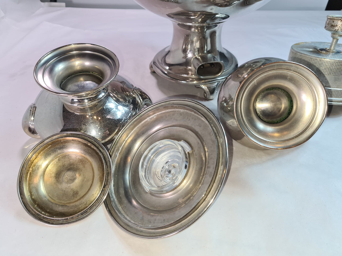 Landers, Frary & Clark Universal 420 No E9239 Coffee Percolator with Sugar Bowl and Creamer