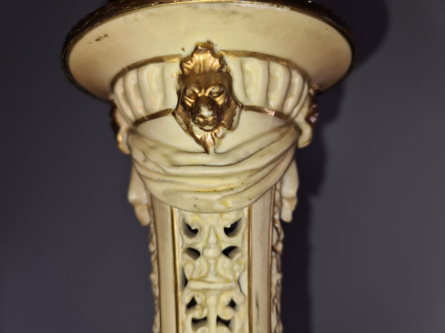 Royal Worchester Urn c. 1875